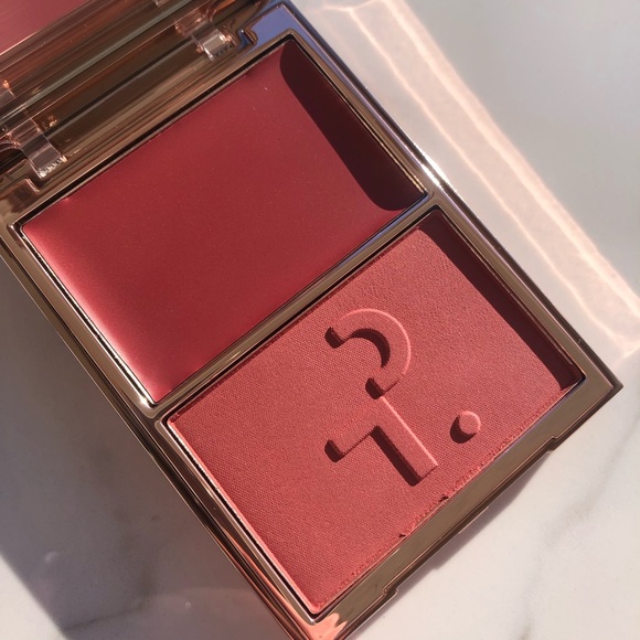 “Oh She’s Different” MAJOR HEADLINES DOUBLE-TAKE CRÈME & POWDER BLUSH DUO - Picture 2 of 4